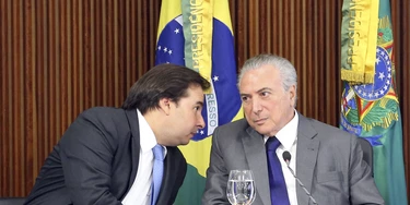 Brasília - Os presidente da Câmara, Rodrigo Maia e o presidente Michel Temer durante reunião de líderes da base aliada na Câmara e Senado (Antonio Cruz/Agência Brasil)