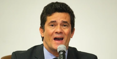 BRASILIA, BRAZIL - APRIL 24: Minister of Justice Sergio Moro speaks during a press conference to announce his resignation after president Bolsonaro dismissed Federal Police Chief Mauricio Valeixo at the Justice Ministry in Brasilia, Brazil on April 24, 2020 in Brasilia. (Photo by Andressa Anholete/Getty Images)