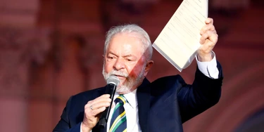 Inocência de Lula vira notinha na capa da Folha e do Globo