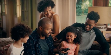 No país onde negros são minoria nas telas, anúncio d’O Boticário faz explodir racismo nas redes