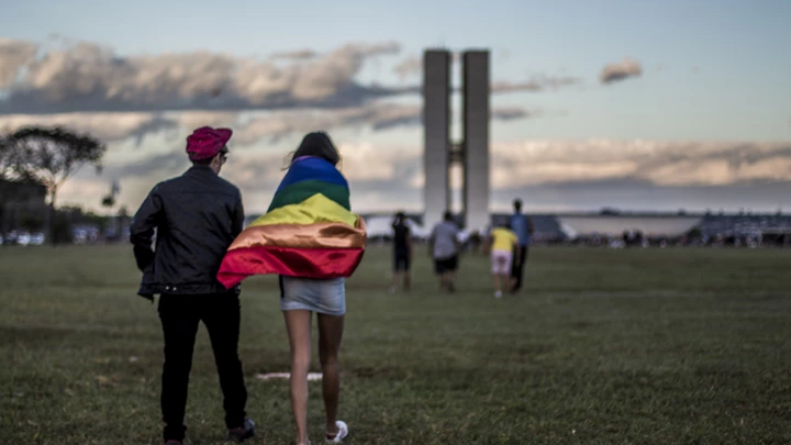 Parada do Orgulho LGBT de Brasília, em junho de 2017.
