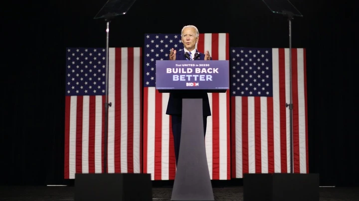 O candidato democrata à presidência, Joe Biden, fala no Chase Center em 14 de julho de 2020, na cidade de Wilmington, Delaware.