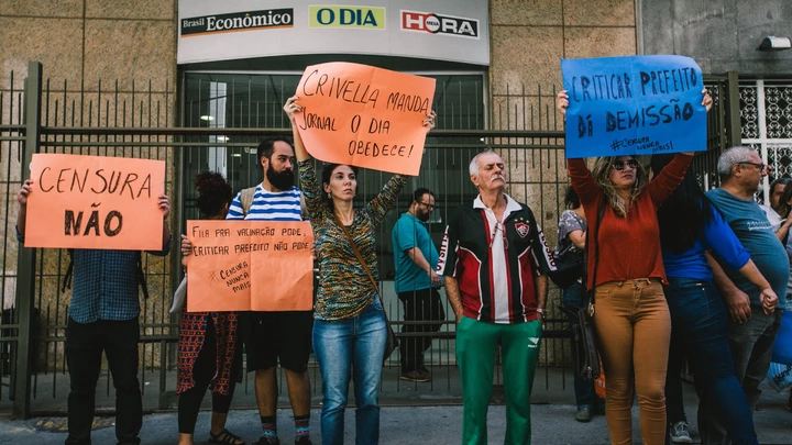 Marcelo Crivella pede demissão de jornalista: um grave atentado à democracia e à liberdade de imprensa