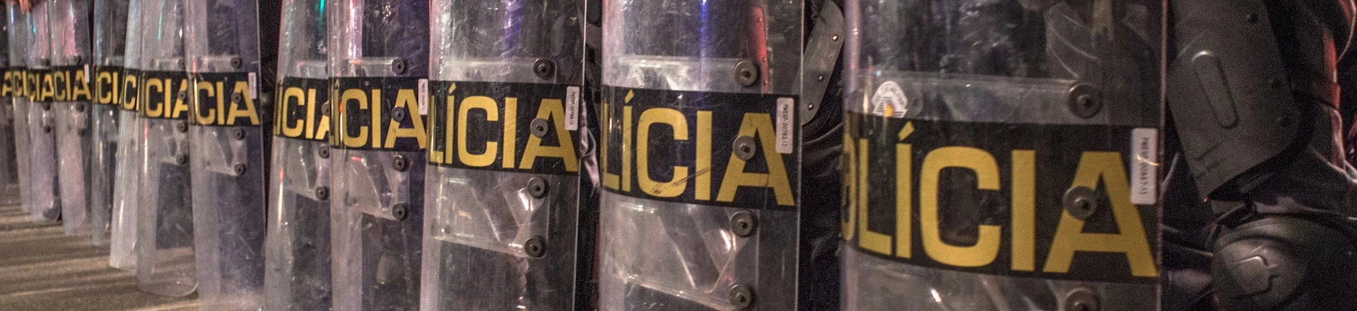 SÃO PAULO, SP, 01.06.2016 - Batalh?£o de Choque da Pol??cia Militar durante o protesto "Por Todas Elas contra a Cultura do Estupro", na avenida Paulista, em S?£o Paulo. (Foto: Alf Ribeiro/Folhapress)