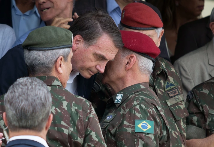 Militares pedem mais dinheiro para defesa em novo plano que ameaça paz na América do Sul