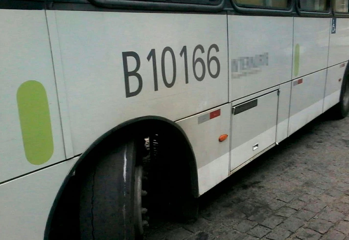 ‘Eles tratam a gente como animais’, diz motorista de ônibus do Rio