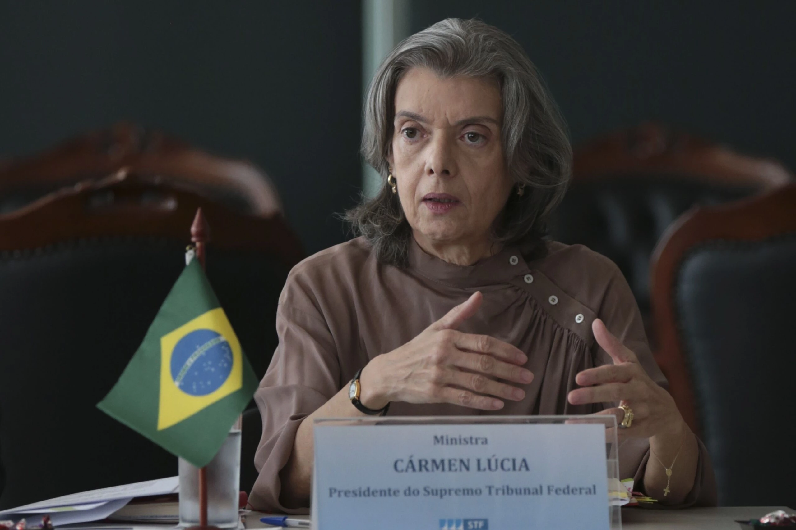 Brasília - A presidente do Supremo Tribunal Federal (STF), Cármen Lúcia, se reúne com os presidentes dos 27 tribunais de Justiça do país, no STF (José Cruz/Agência Brasil)