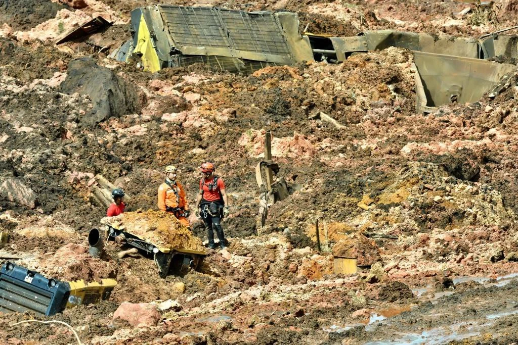 BRUMADINHO, MG, 25.01.2019: BARRAGEM-MG - Uma barragem da mineradora Vale rompeu a manhã desta sexta-feira (25) em Brumadinho, cidade da Grande Belo Horizonte. Rompimento foi na altura do km 50 da rodovia MG-040. Não há informações sobre feridos. (Foto: Uarlen Valerio/O Tempo/Folhapress)