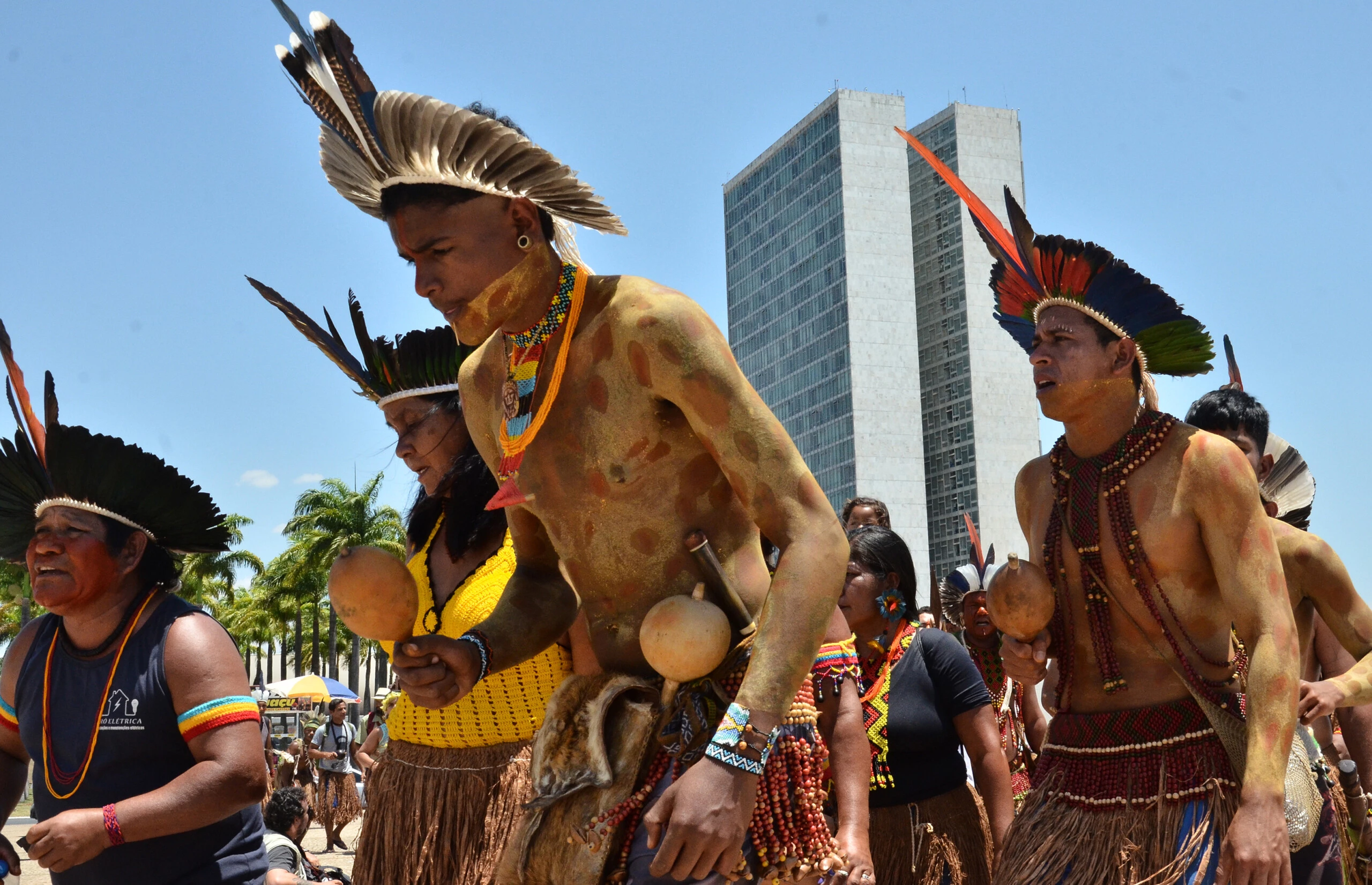 16 de outubro: em Brasília, lideranças Pataxó e Tupinambá de 26 aldeias da Bahia se reuniram para cobrar a regularização de seus territórios.