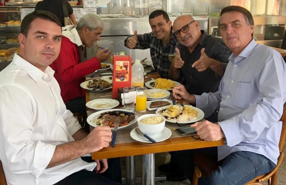 18-03-19-bolsonaro-queiroz-1552940121