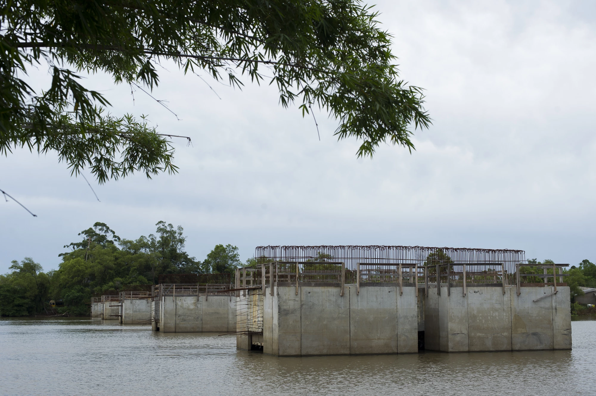 2018.01.23 - Porto Alegre/RS/Brasil: </p><br /><br /><br /><br /> <p>Associação de Catadores da Ilha Grande dos Marinheiros, o primeiro galpão de reciclagem do Rio Grande do Sul, no bairro Arquipélago, região das ilhas da Capital.</p><br /><br /><br /><br /> <p>Foto: Ramiro Furquim/outroangulo.com