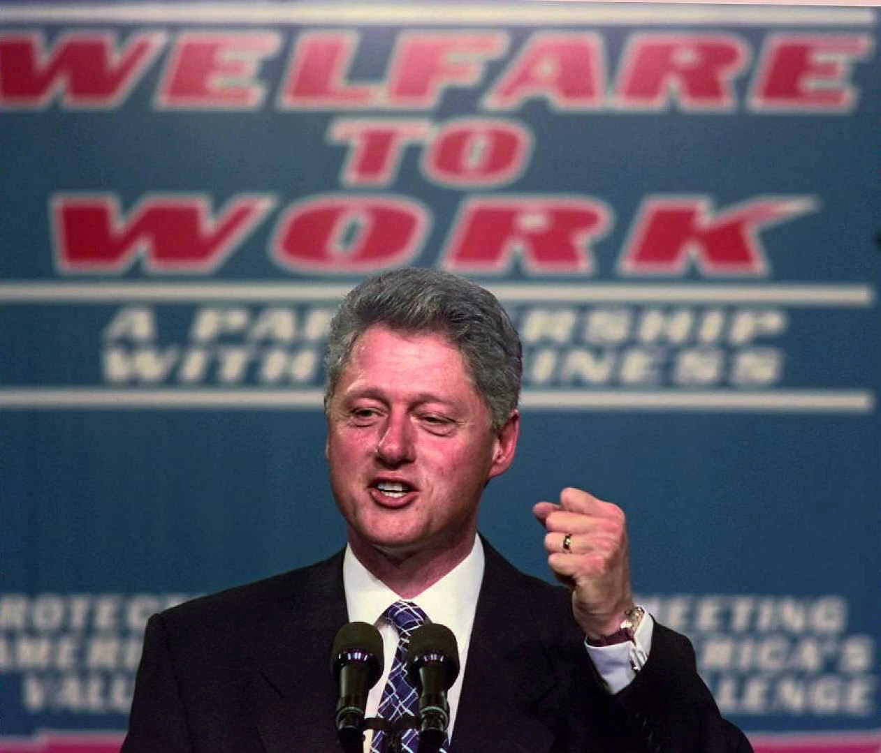 NASHVILLE, :  US President Bill Clinton clinches his fist during a 27 October speech on welfare reform at Vanderbilt University Medical Center in Nashville, Tennessee. The US general election is two weeks away on 05 Novemeber.  (ELECTRONIC IMAGE) AFP PHOTO Paul J. RICHARDS (Photo credit should read PAUL J. RICHARDS/AFP/Getty Images)