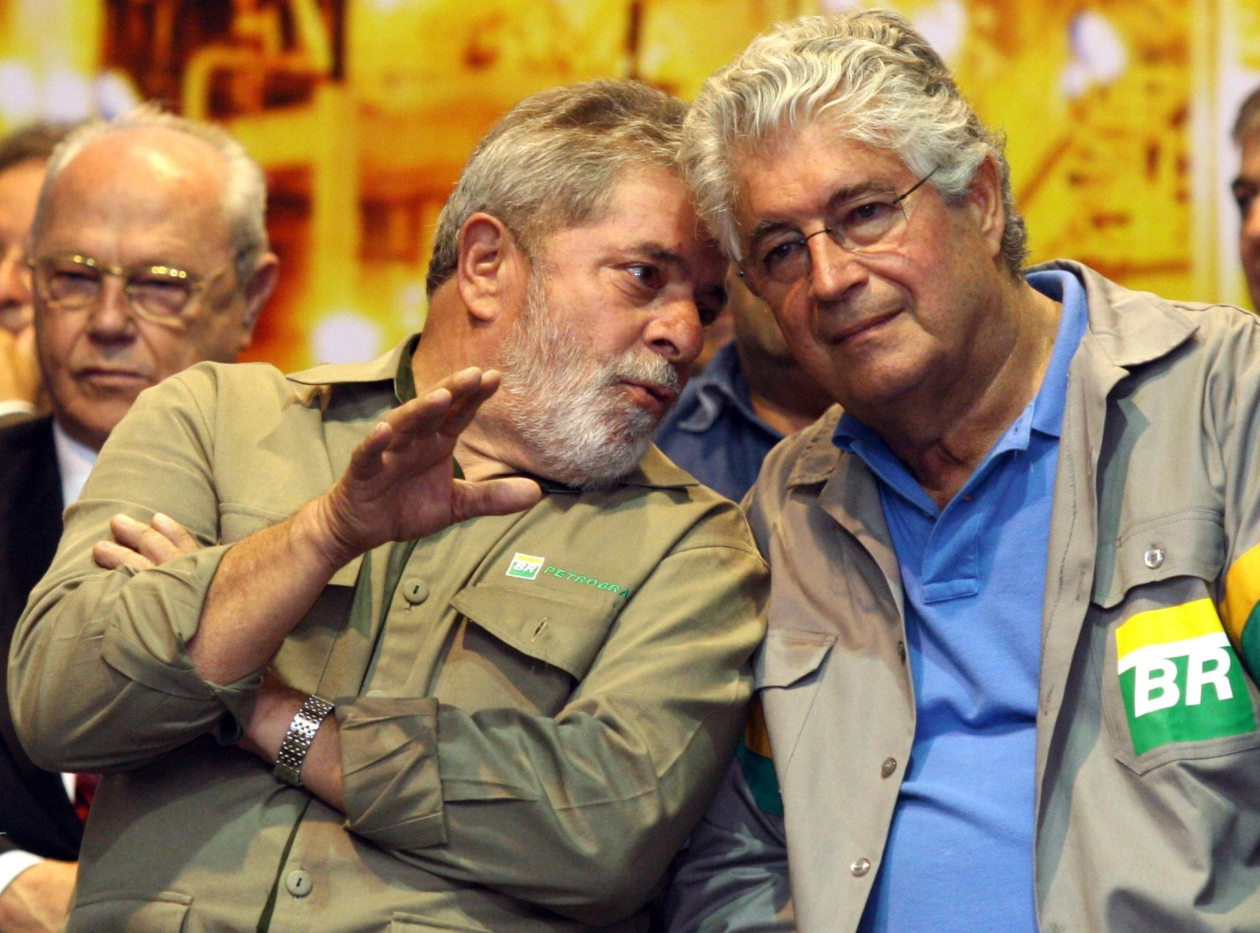 ORG XMIT: 325101_0.tif O presidente Luiz Inácio Lula da Silva e o governador do Paraná, Roberto Requião (d), durante a cerimônia de conclusão da primeira etapa das obras de ampliação e modernização da Refinaria Getúlio Vargas (Repar) e inauguração da Unidade de Propeno, em Araucária, PR. (Araucária, PR. 12.03.2010. Foto de Franklin de Freitas/Folhapress)