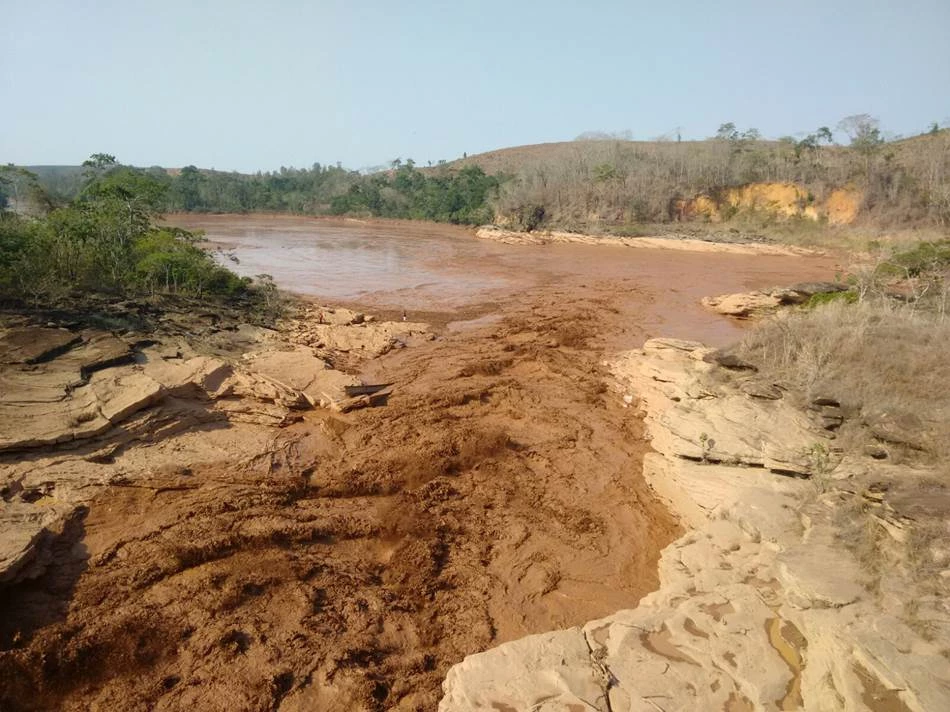 8_Mud-in-Cachoeira-dos-oculos-2