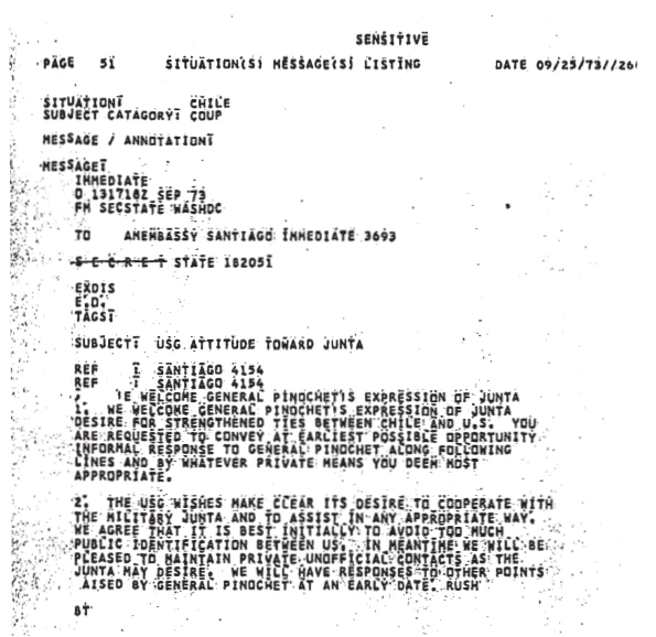 Fac-símile do telegrama enviado pelo Departamento de Estado dos EUA à embaixada no Chile, datado de 25 de setembro de 1973, duas semanas após o golpe. “O governo dos EUA [USG] quer deixar claro seu desejo de cooperar com a Junta Militar e assisti-la de todas as formas possíveis”, garante, mas complementa: “concordamos que é melhor inicialmente evitarmos muita identificação pública entre nós”.