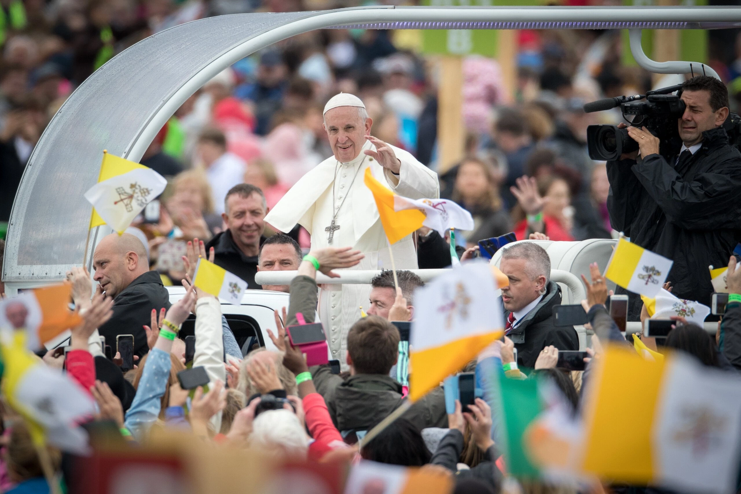 DUBLIN, IRELAND - AUGUST 26:  Pope Francis arrives as people gather for the Closing Mass in Phoenix Park on August 26, 2018 in Dublin, Ireland. A congregation of approximately 500,000 people have gathered in Phoenix Park for the Closing Mass of the visit of Pope Francis to Ireland, centred on the Papal Cross in Phoenix Park, which was the site of the historic 1979 Papal Mass. Pope Francis is the 266th Catholic Pope and current sovereign of the Vatican. His visit, the first by a Pope since John Paul II's in 1979, is expected to attract hundreds of thousands of Catholics to a series of events in Dublin and Knock. During his visit he will have private meetings with victims of sexual abuse by Catholic clergy. (Photo by Matt Cardy/Getty Images)