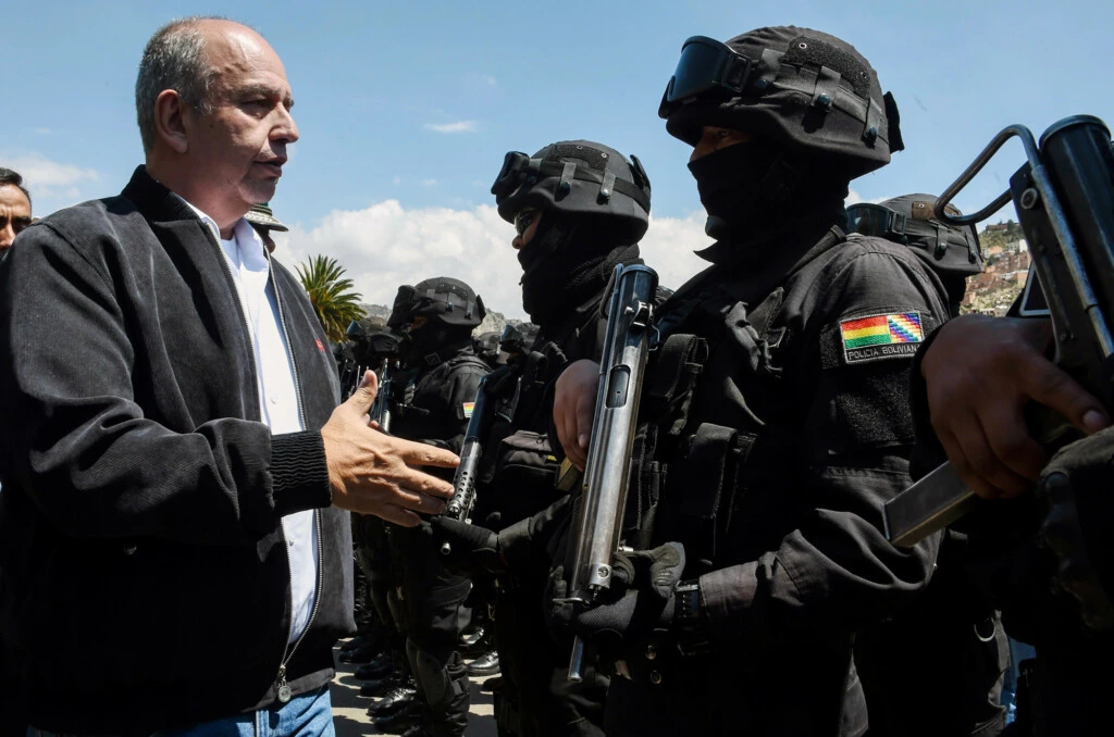 BOLIVIA-CRISIS-DEFENCE-POLICE-TERRORISM