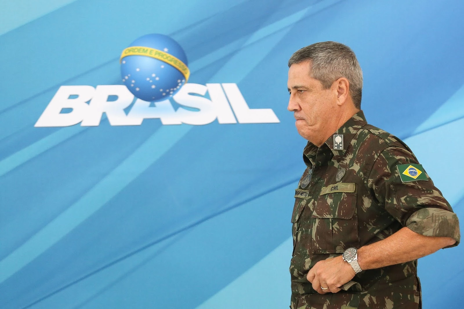 Brasília - O Comandante Militar do Leste, General Braga Netto, durante entrevista coletiva sobre o decreto de intervenção no Estado do Rio de Janeiro (Marcelo Camargo/Agência Brasil)