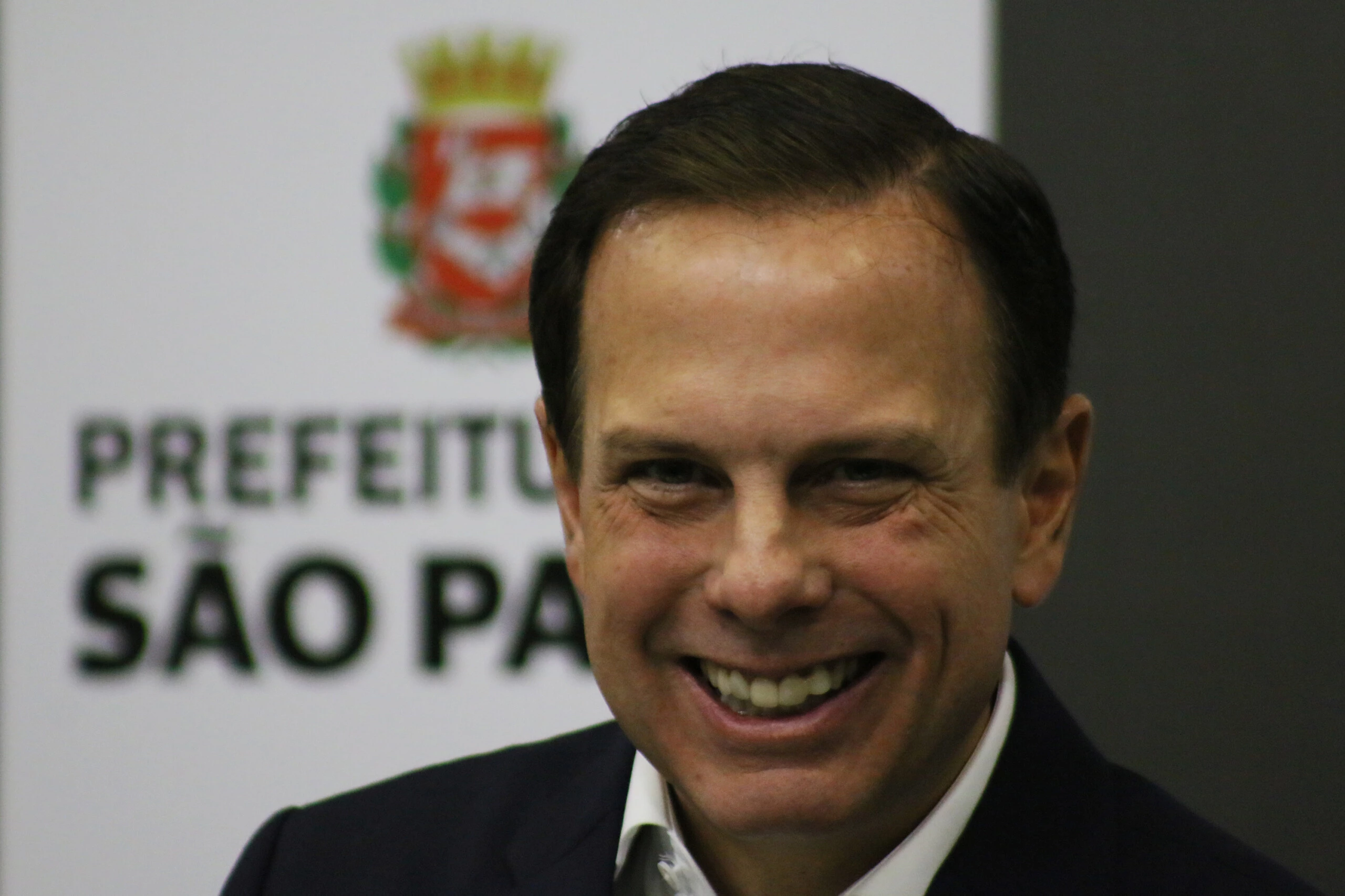 SÃO PAULO, SP, 04.10.2017: PREFEITURA-SP - O prefeito João Doria e o presidente da Câmara dos Vereadores, Milton Leite, na cerimônia que sanciona projeto de lei das concessões de equipamentos e serviços municipais, nesta quarta-feira (4) na Prefeitura de São Paulo. (Foto: Charles Sholl/Raw Image/Folhapress)