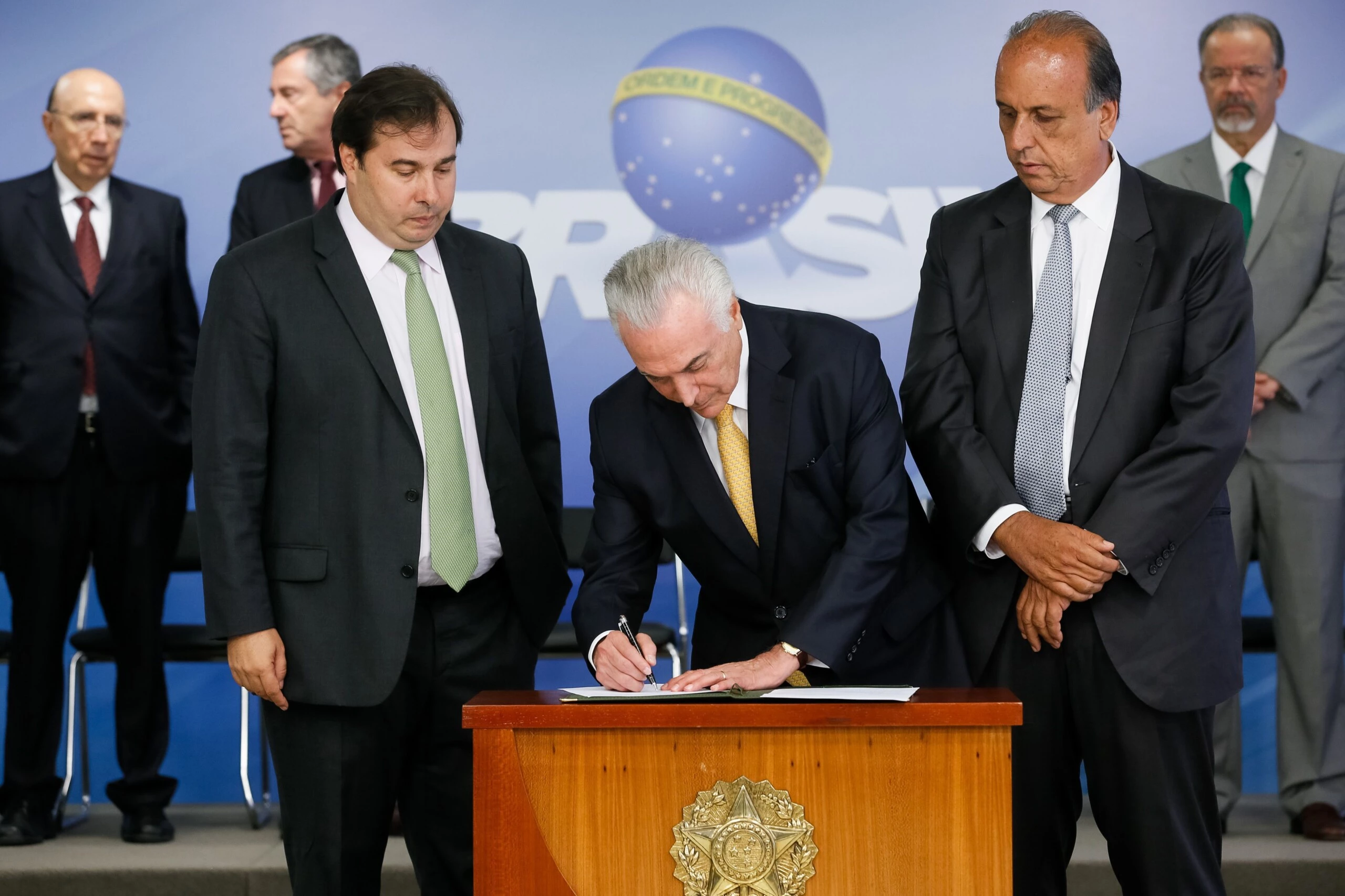 intervencao-militar-Michel-Temer-Pezao-Maia-1518820971
