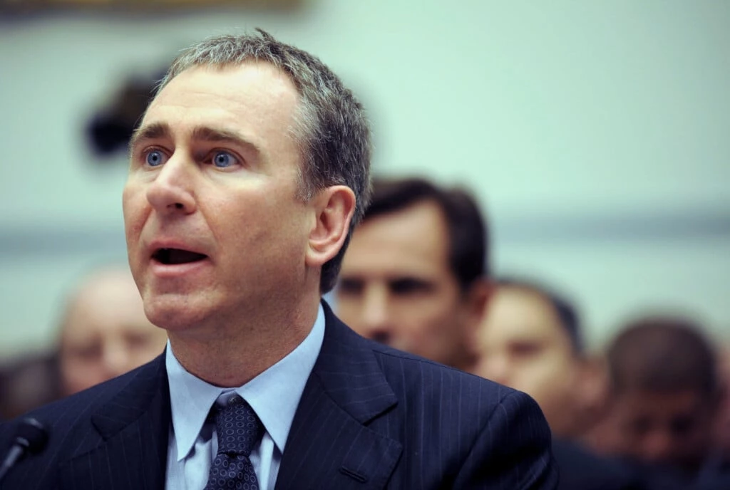 O presidente e CEO do Citadel Investment Group, Kenneth Griffin, testemunha no Capitólio em Washington, D.C. em 13 de novembro de 2008, na audiência da Supervisão da Casa e Reforma do Governo sobre "fundos de hedge e o mercado financeiro".