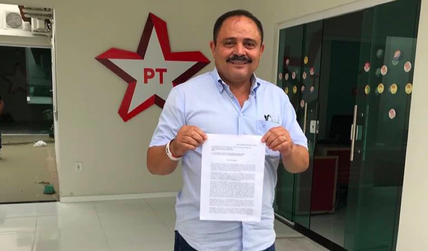 Waldir Maranhão apresenta pedido de filiação ao PT