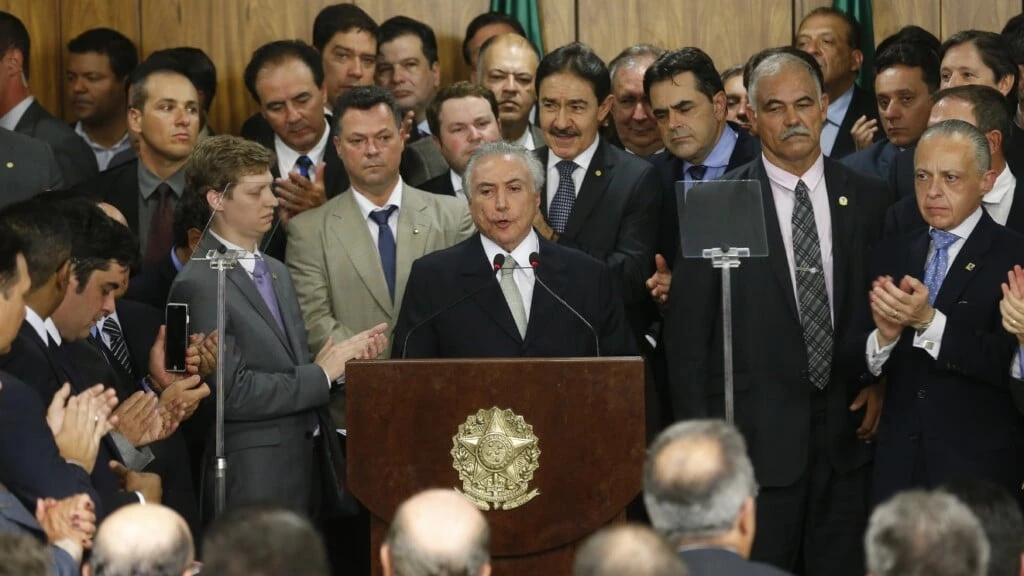 BRASÍLIA, DF, 12.05.2016: TEMER-GOVERNO - Michel Temer durante discurso - O presidente interino Michel Temer dá posse ao seu novo ministério em cerimônia de Palácio do Planalto, nesta quinta-feira (12), em Brasília (DF).  (Foto: Pedro Ladeira/Folhapress)