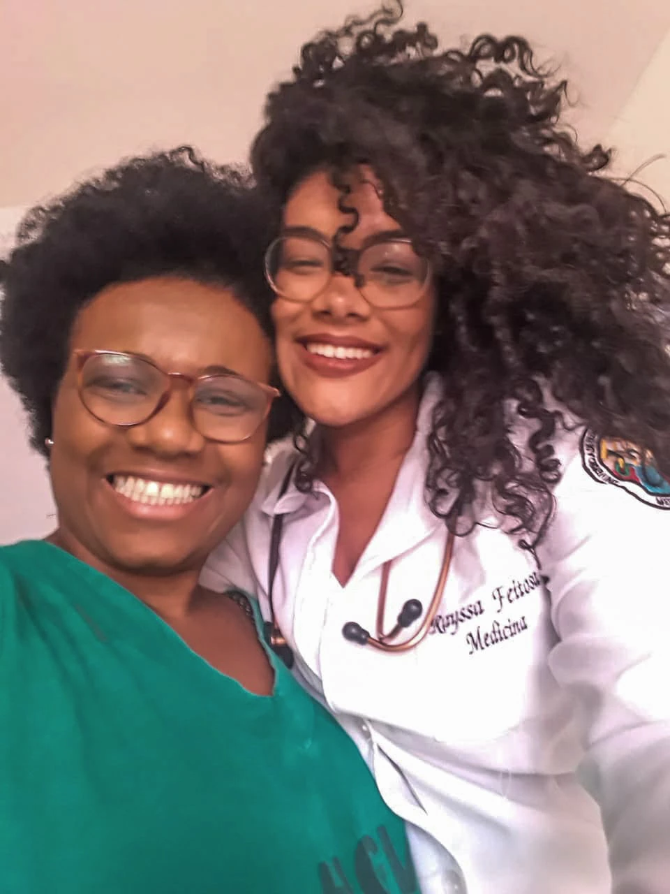 Rayssa e sua mãe.