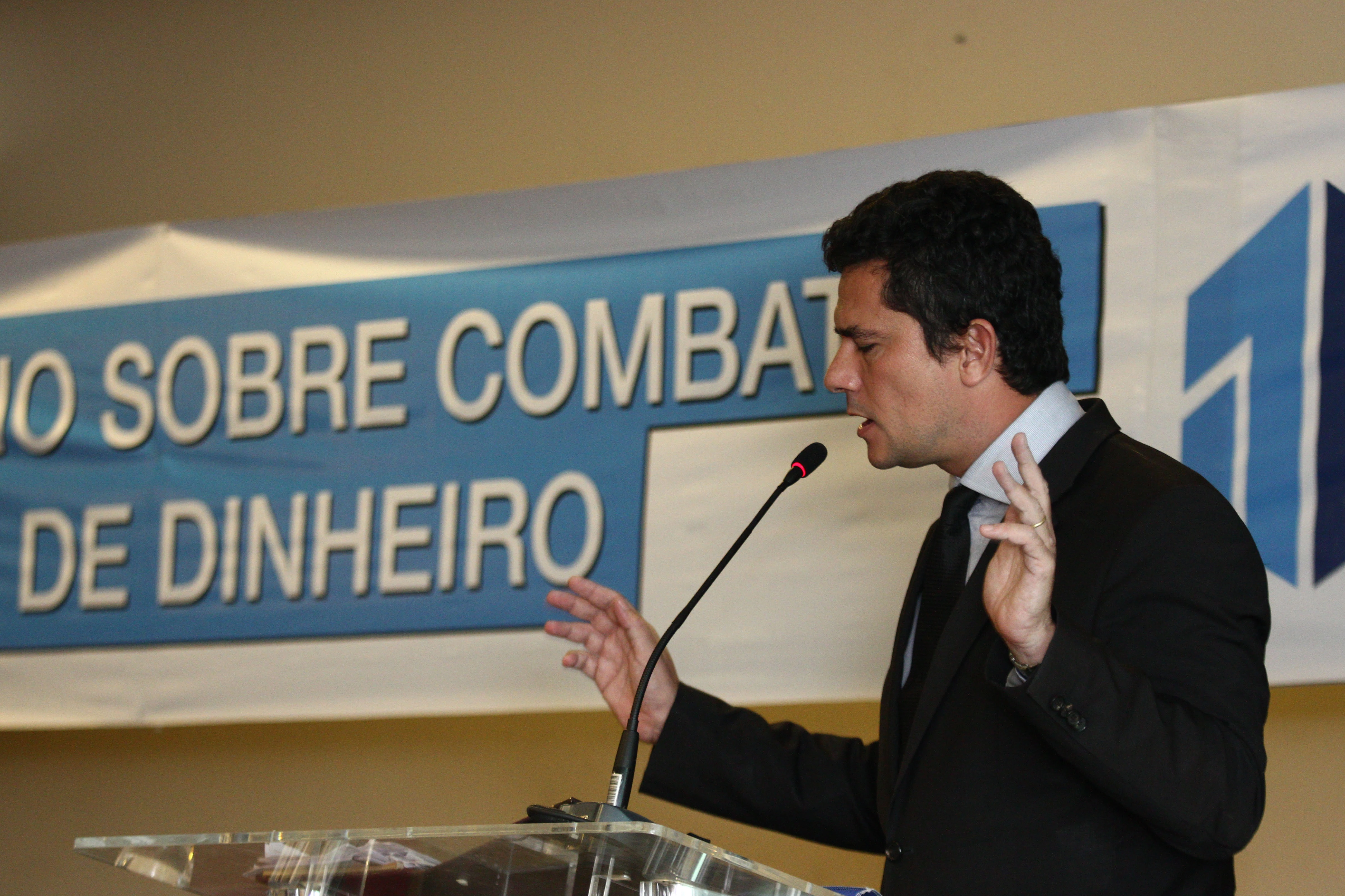 O juiz federal Sergio Moro durante o seminário sobre combate à lavagem de dinheiro na noite desta quinta-feira (17), no Bourbon Convention Hotel, em Curitiba (PR)