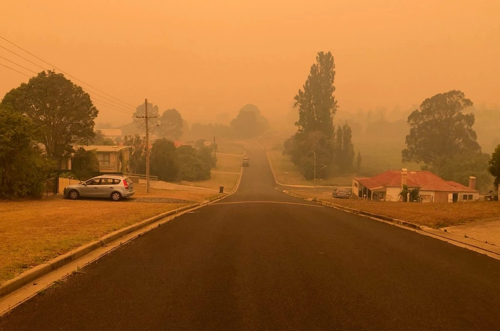 bottom-of-hill-with-motel-1577915366