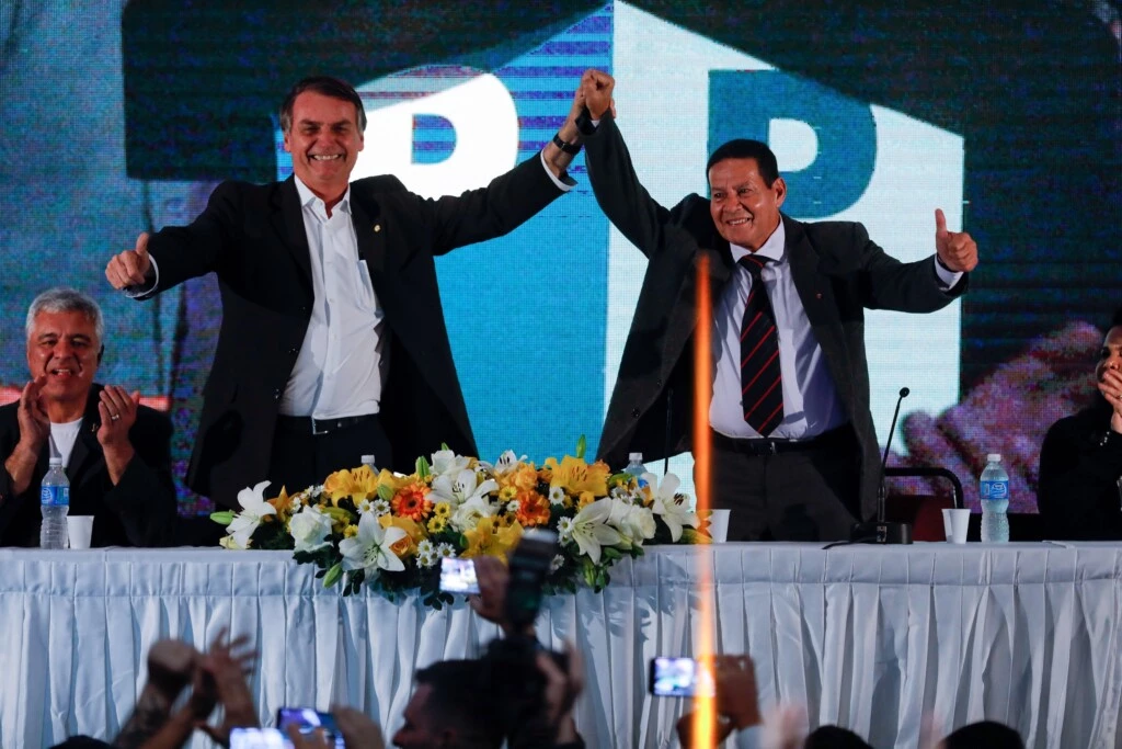 Ato que tornou general da reserva Hamilton Mourão como vice-candidato à presidência na chapa de Jair Bolsonaro (PSL), em dia 5 de agosto.