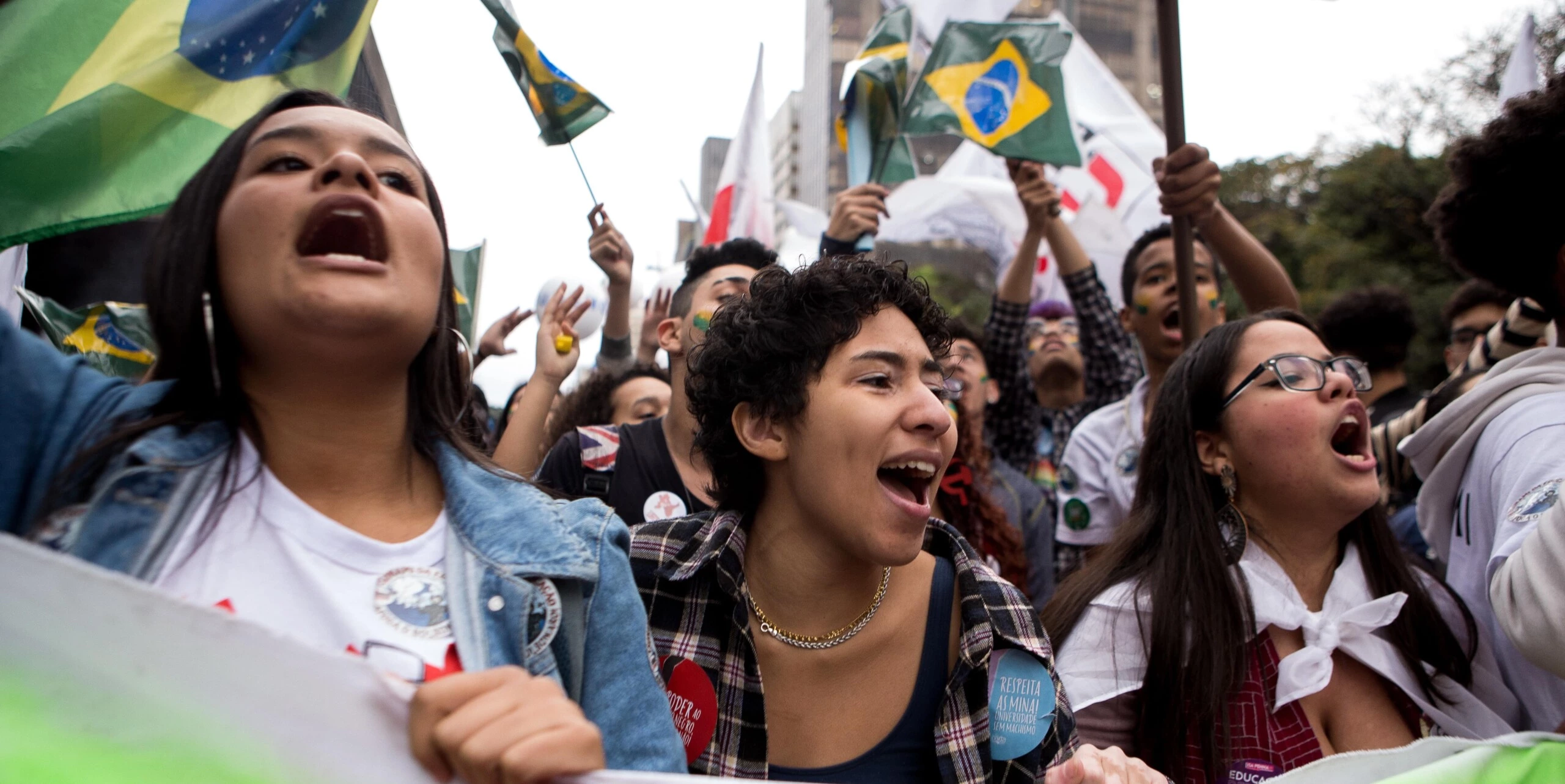 Estudantes protestam em defesa da educação em frente ao Museu de Arte de São Paulo, na avenida Paulista, em São Paulo, no dia 13 de agosto. Os estudantes defendem ainda a autonomia das universidades e são contrários ao programa Future-se, do Ministério da Educação.