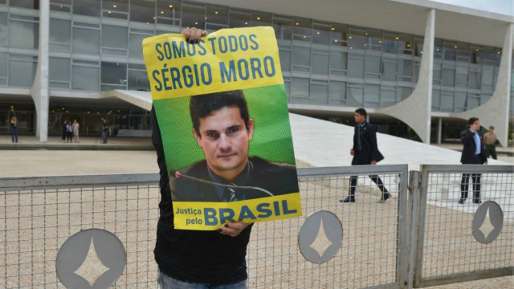 160318023652_sp_sergio_moro_protesto_640x360_ag.brasil_nocredit