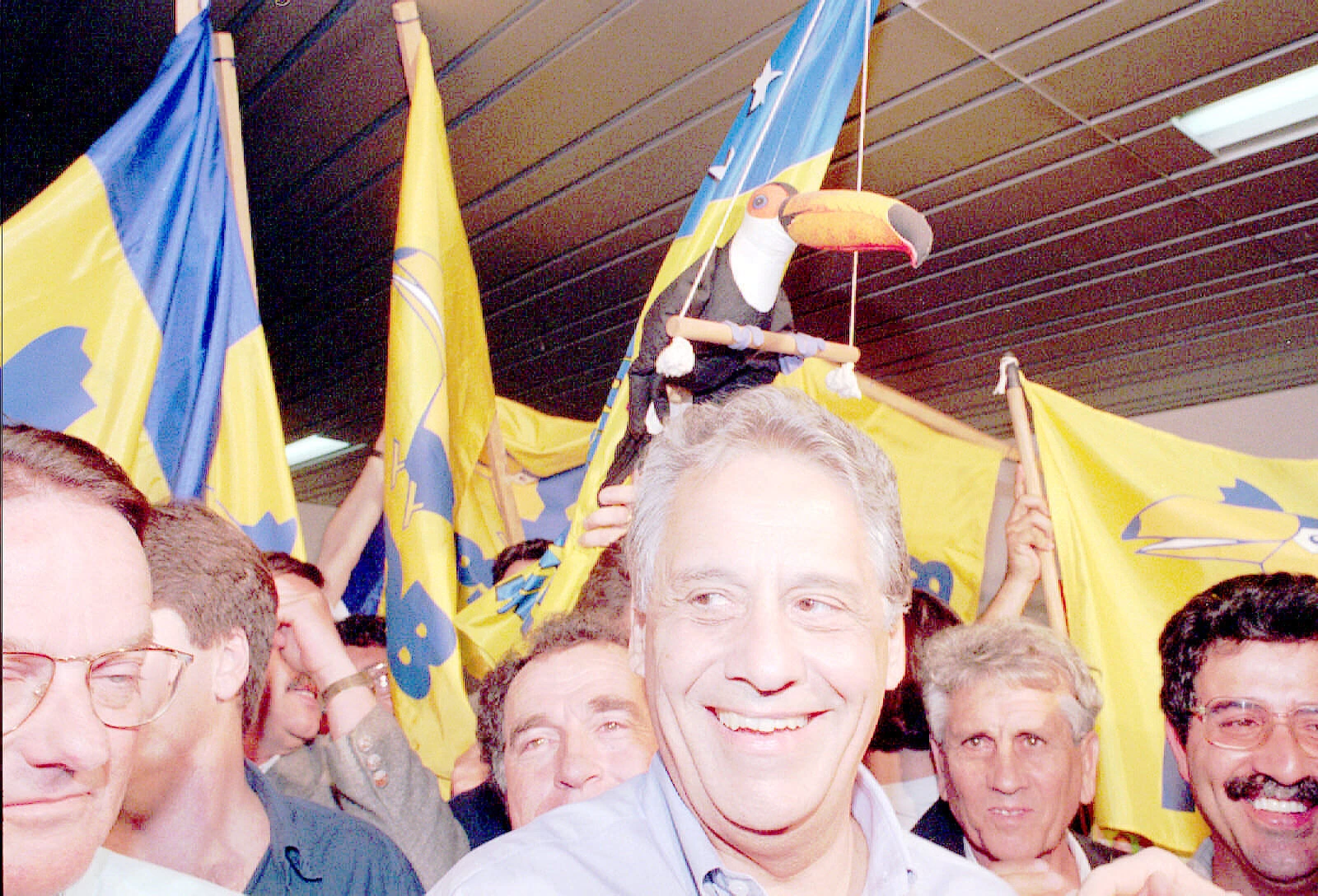 Eleição presidencial: Fernando Henrique Cardoso [PSDB-PFL] durante campanha em Florianópolis. [FSP-Brasil-Supereleição-27.08.94]*** NÃO UTILIZAR SEM ANTES CHECAR CRÉDITO E LEGENDA*** (Crédito: Ormuzd Alves/Folhapress)