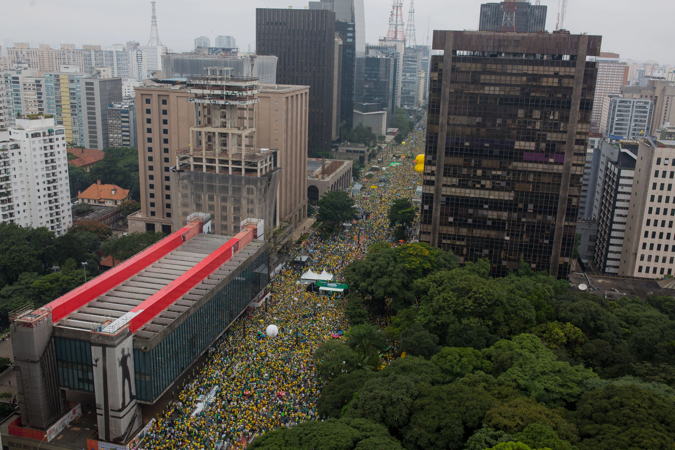 SAO PAULO, BRAZIL - MARCH 13: Protestors demonstrate demanding the removal of President Dilma Rousseff on March 13, 2016 in Sao Paulo, Brazil. Demonstrations across the country today called for President Rousseff's exit amidst a massive corruption scandal and a deep economic recession. (Photo by Victor Moriyama/Getty Images)