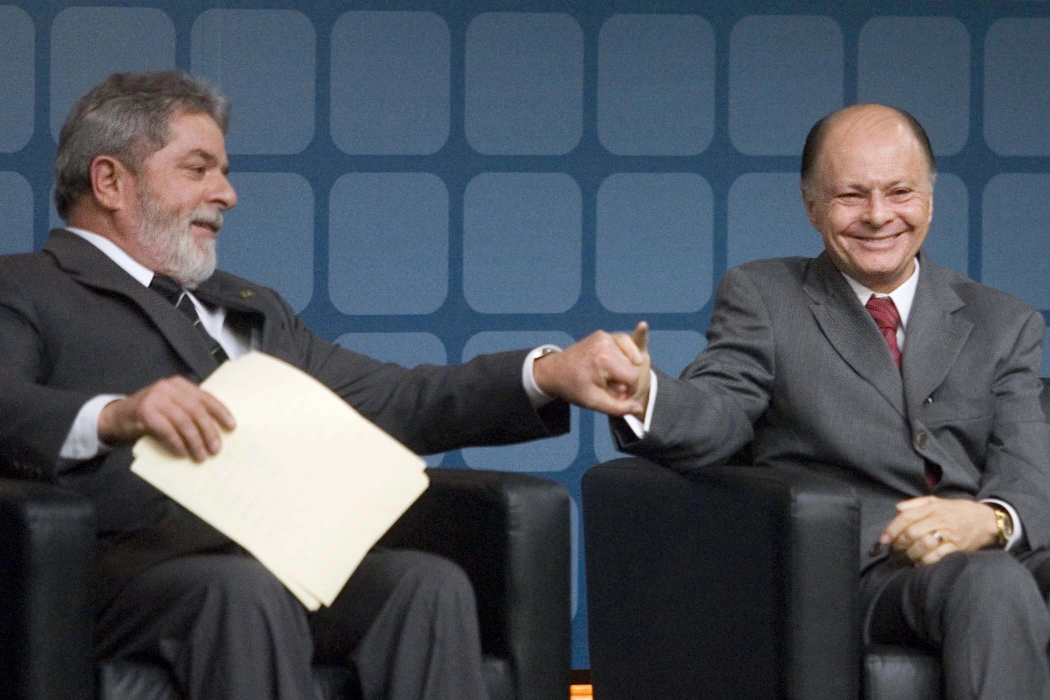 O presidente da República, Luiz Inácio Lula da Silva e o bispo Edir Macedo, fundador da Igreja Universal do Reino de Deus e dono da TV Record, durante inauguração do canal de notícias "Record News", em São Paulo (SP). (São Paulo, SP, 27.09.2007. Bruno Miranda/Folhapress)