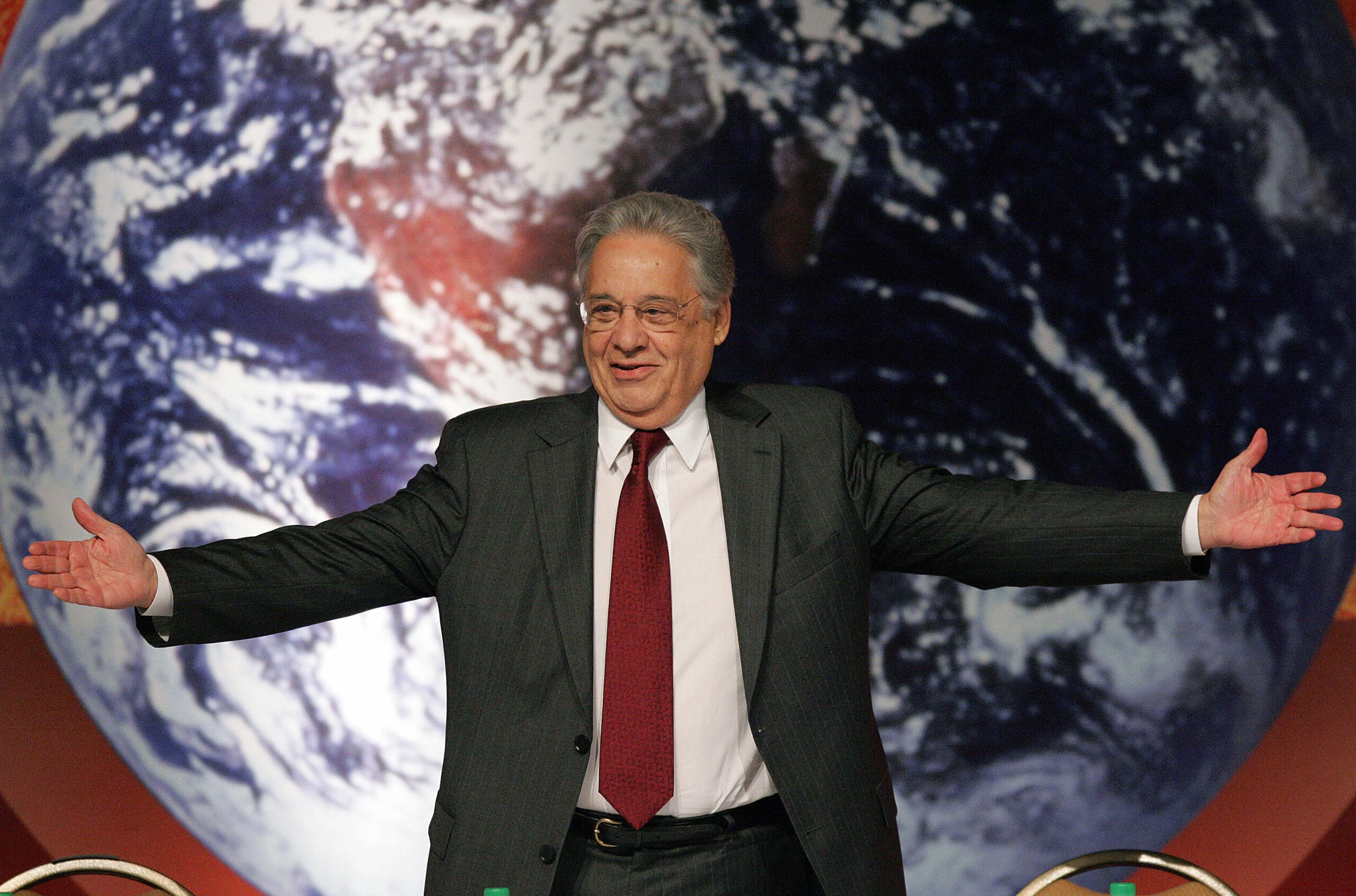Sao Paulo, BRAZIL: Former Brazilian President Fernando Henrique Cardoso gestures during the plenary session of the Sao Paulo Ethanol Summit, 05 June 2007, in Sao Paulo, Brazil. Ethanol Summit is organized by Brazilian Sugar Cane Industry Union to discuss the future of this commodity.  AFP PHOTO/Evaristo SA (Photo credit should read EVARISTO SA/AFP/Getty Images)