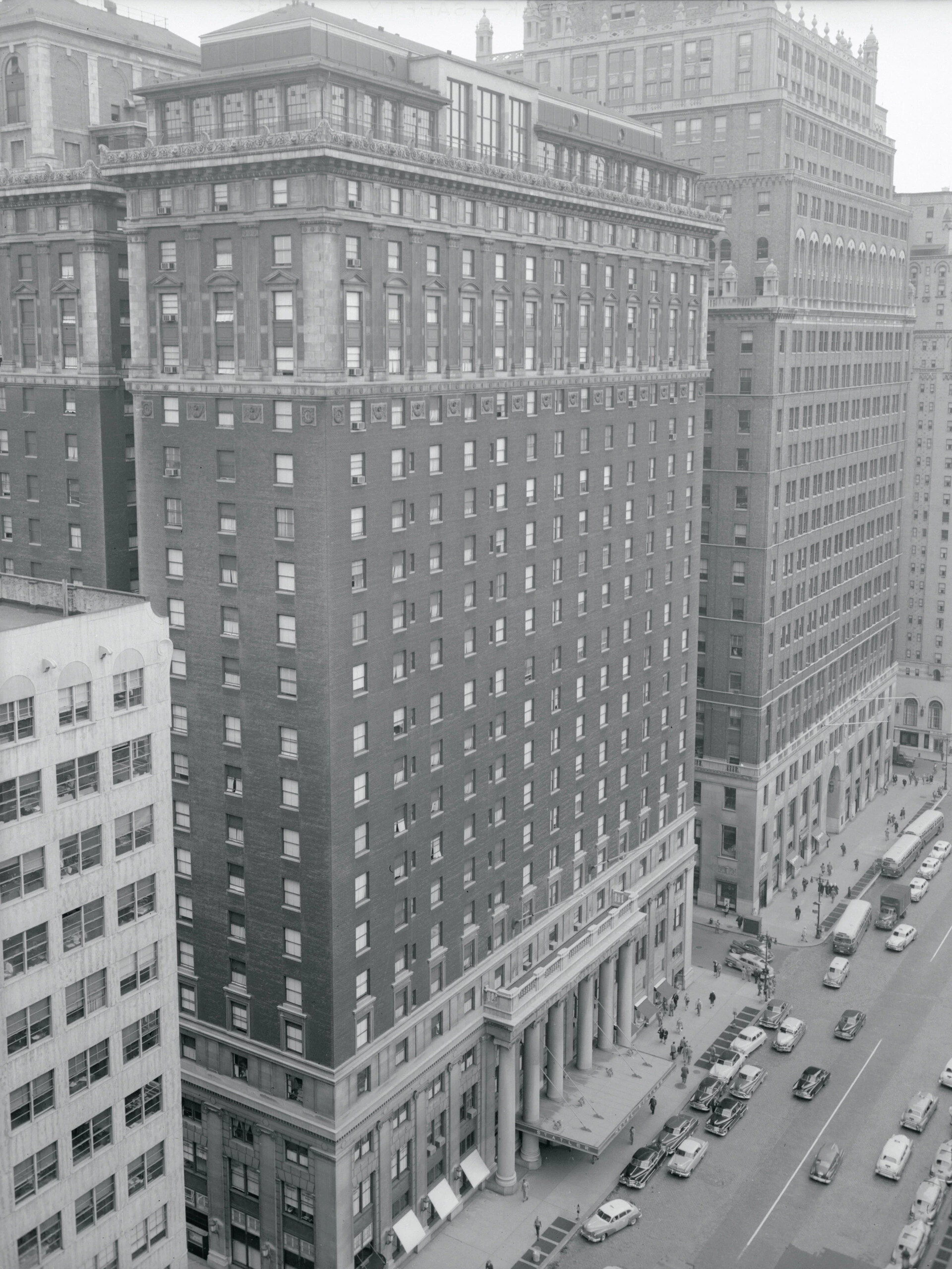 O Hotel Statler, em Nova York, onde Frank Olson morreu.