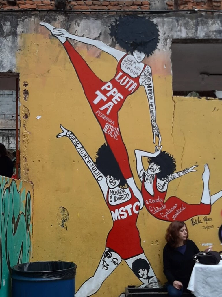 Mural na Ocupação 9 de Julho pede a liberdade de Preta Ferreira, uma das lideranças da ocupação. Preta está encarcerada há mais de três meses em caso tido como tentativa de criminalizar movimentos de moradia.