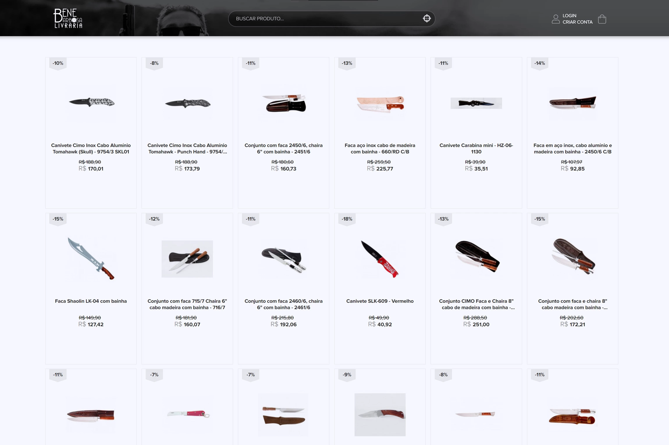Facas e canivetes à venda na Livraria do armamentista Bene Barbosa, administrada pelo Cedet.