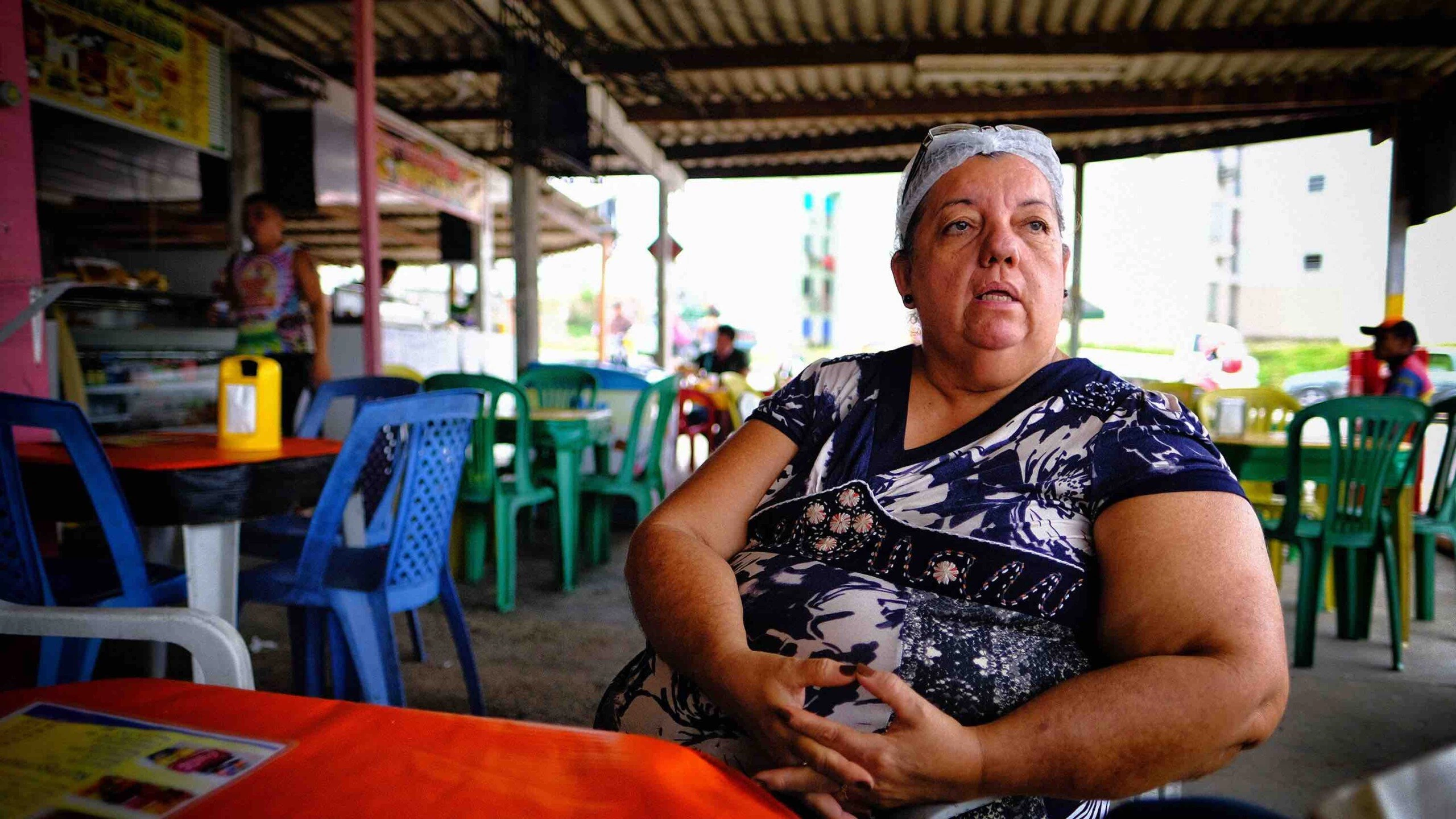 Manaus, AM  24/02/2018 - A comerciante Norma Rêgo, 60 anos moradora quadra 37 do Viver Melhor, prédio apresenta várias rachaduras e problemas de infiltrações e de estrutura. (Foto: Alberto César Araújo)