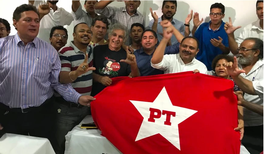 Waldir Maranhão vibra com membros do PT de seu estado