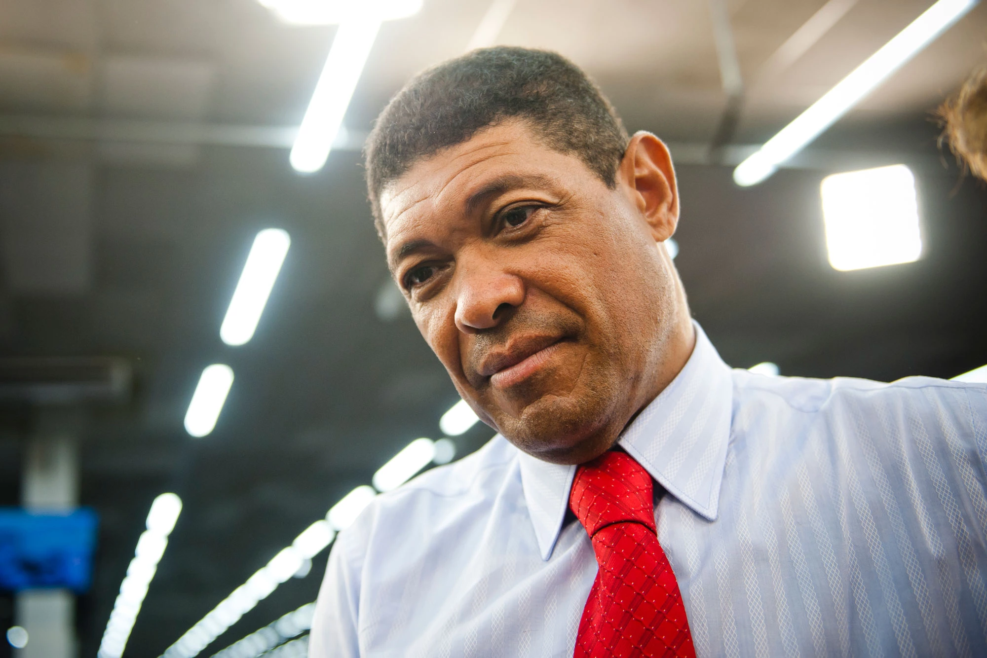 SÃO PAULO, SP, BRASIL, 03-04-2012: O pastor Valdemiro Santiago, ex-Universal e maior adversário de Edir Macedo atualmente, durante seu culto, na Igreja Mundial, no Brás, em São Paulo (SP). (Foto: Isadora Brant/Folhapress, COTIDIANO)