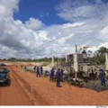 A reforma da pista de 2 quilômetros do aeroporto militar de Iauaretê, na fronteira do Brasil com a Colômbia, se arrasta desde 2005. A brita para a obra? Vem de uma mina em terra indígena que nem deveria existir.