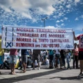 Trabalhadores participam da Greve Geral, no dia 15 de março de 2017, em Belo Horizonte (MG).