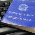 Carteira de Trabalho e Previdência Social. Foto: Marcos Santos/USP Imagens