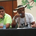 Seguranças do Planalto proíbem representante de índios de entrar em reunião porque usava cocar