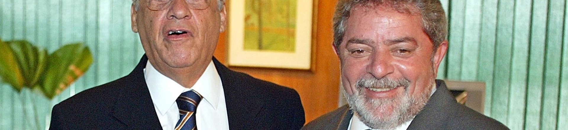 Brazilian newly elected president Luiz Inacio Lula da Silva (R) smiles as ruling president Fernando Henrique Cardoso jokes with the photographers, 29 October 2002, during a meeting at the presidential Palace in Brazilia, Brazil. Lula da Silva was elected with some 53 millions vote last 27 October, and will starts his governement period on January 2003.    AFP  PHOTO  Antonio SCORZA (Photo credit should read ANTONIO SCORZA/AFP/Getty Images) Brazilian newly elected president Luiz Inacio Lula da Silva (R) smiles as ruling president Fernando Henrique Cardoso jokes with the photographers, 29 October 2002, during a meeting at the presidential Palace in Brazilia, Brazil. Lula da Silva was elected with some 53 millions vote last 27 October, and will starts his governement period on January 2003.    AFP  PHOTO  Antonio SCORZA (Photo credit should read ANTONIO SCORZA/AFP/Getty Images)