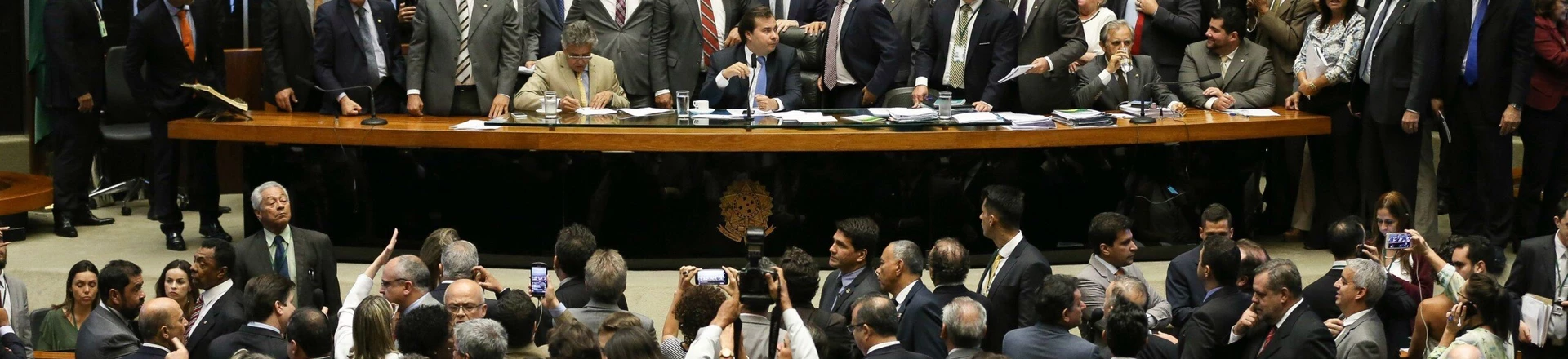 Brasília - Plenário da Câmara discute e vota novo requerimento de urgência para reforma trabalhista (Fabio Rodrigues Pozzebom/Agência Brasil) Brasília - Plenário da Câmara discute e vota novo requerimento de urgência para reforma trabalhista (Fabio Rodrigues Pozzebom/Agência Brasil)