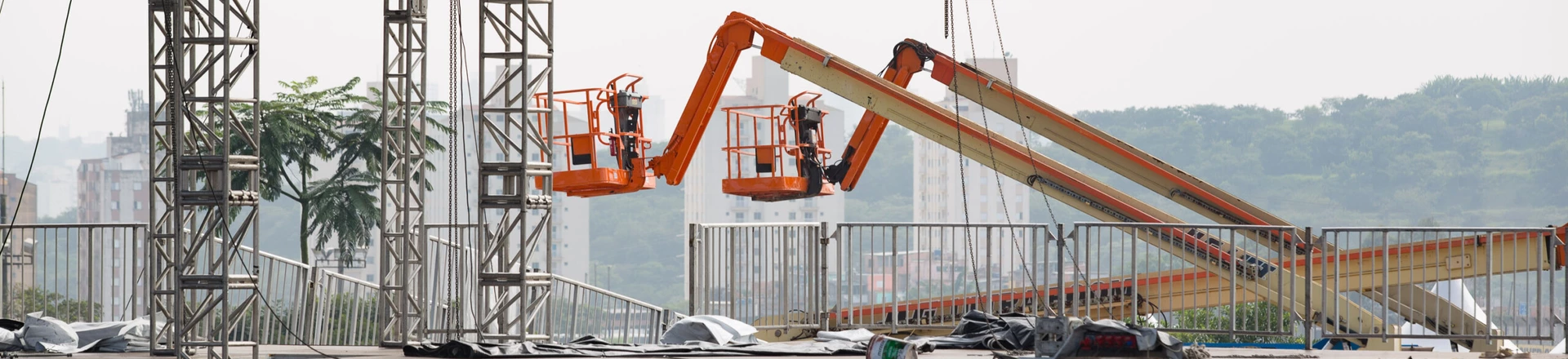Estruturas para o Festival Lollapalooza começam a ser montadas no Autódromo Internacional José Carlos Pace, Interlagos, na zona sul de São Paulo (SP), neste sábado (10). O festival acontece nos próximos dias 23, 24 e 25. Estruturas para o Festival Lollapalooza começam a ser montadas no Autódromo Internacional José Carlos Pace, Interlagos, na zona sul de São Paulo (SP), neste sábado (10). O festival acontece nos próximos dias 23, 24 e 25.